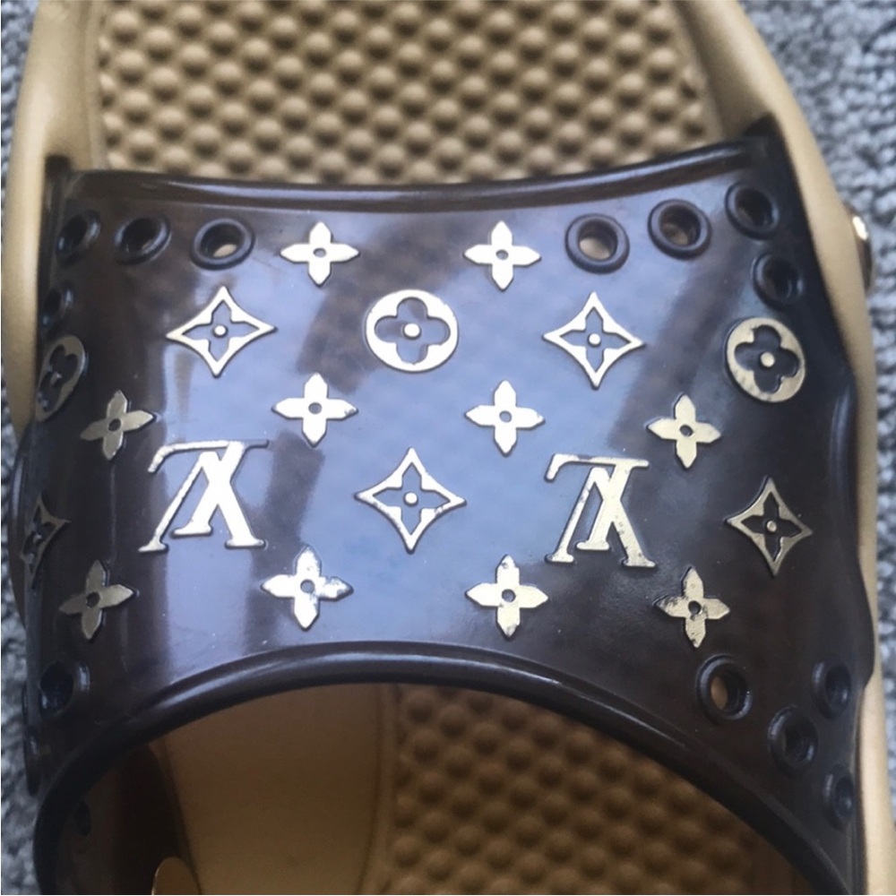 Louis Vuitton Slides - Picture 4 of 7